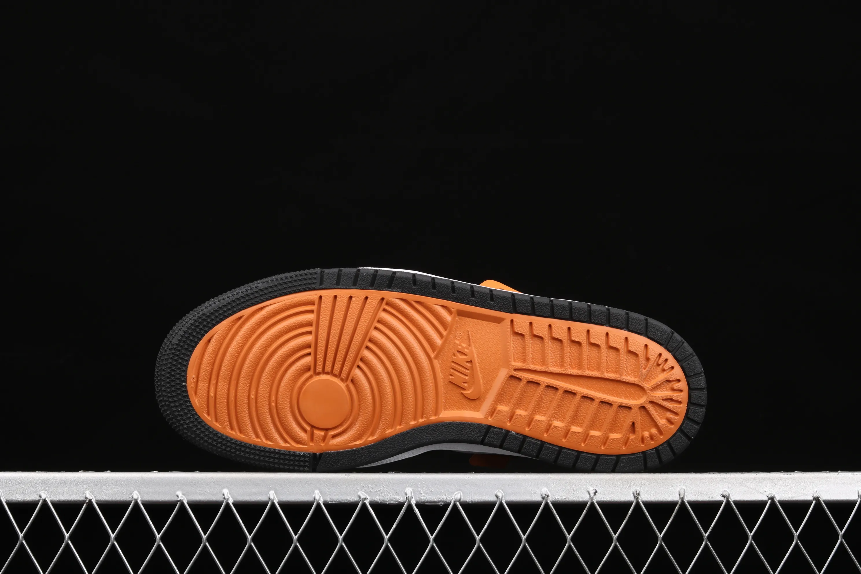 All categories Air Jordan Jordan series basketball shoes Air Jordan 1 High P version Air Air Jordan 1 High Zoom AJ1 Joe 1 black wheat color CT0978-002